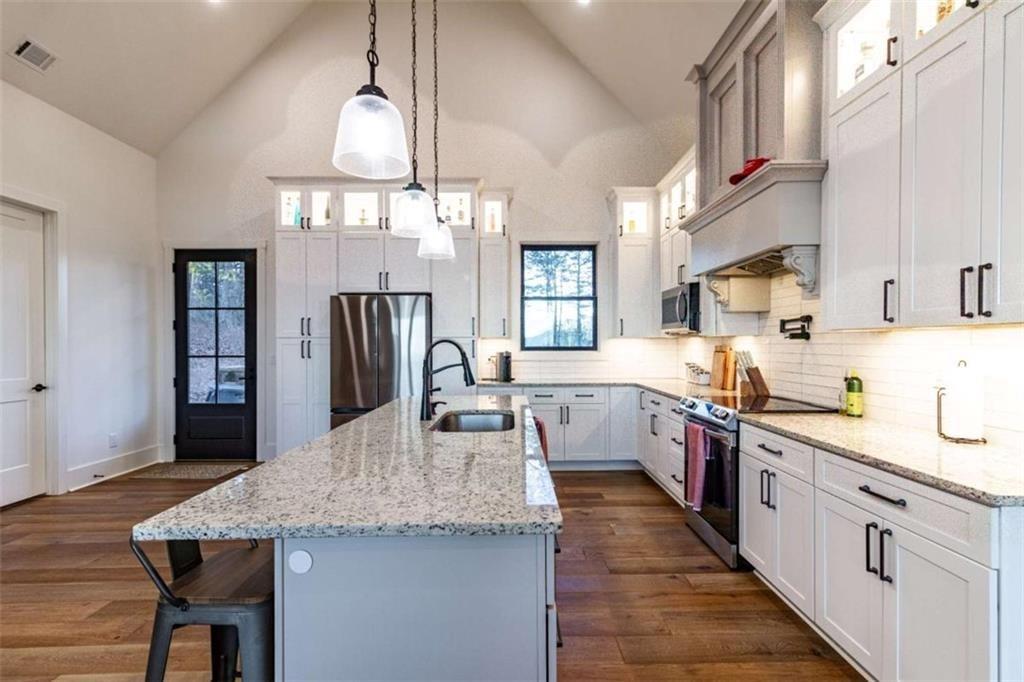 Cleveland, Georgia, 30528, United States, 3 Bedrooms Bedrooms, ,2 BathroomsBathrooms,Residential,For Sale,1928756