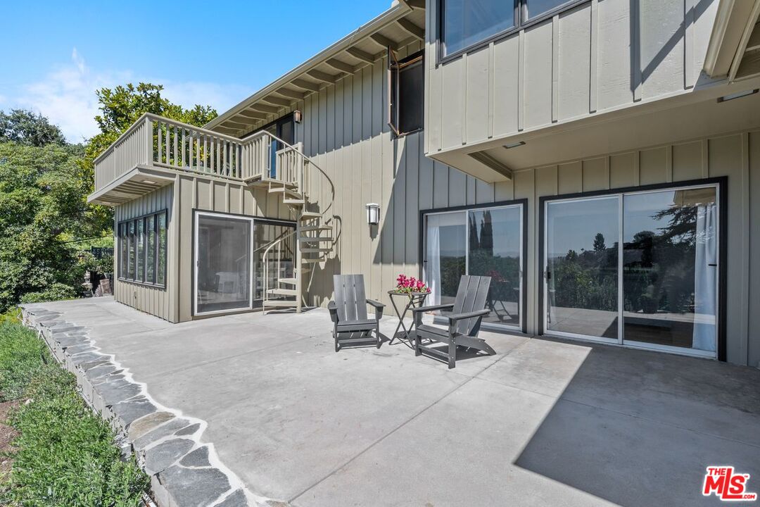 Sherman Oaks, California, 91423, United States, 3 Bedrooms Bedrooms, ,3 BathroomsBathrooms,Residential,For Sale,1986204