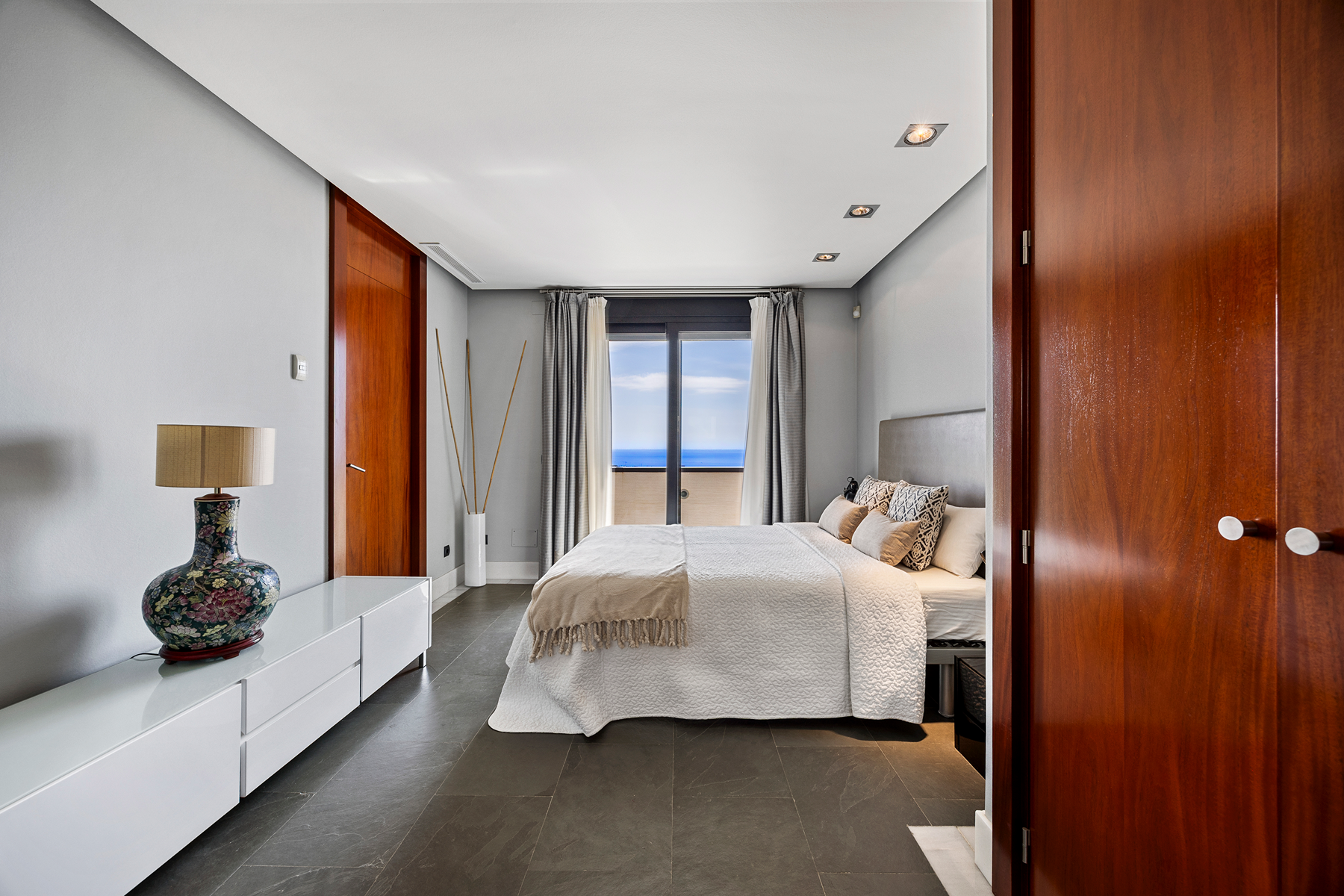  A modernist villa with captivating panoramic views - 物件實景