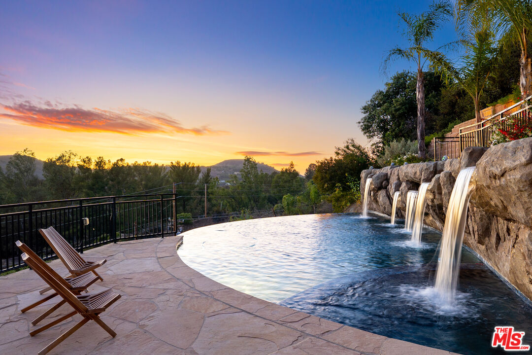 Calabasas, California, 91302, United States, 4 Bedrooms Bedrooms, ,3 BathroomsBathrooms,Residential,For Sale,1987889