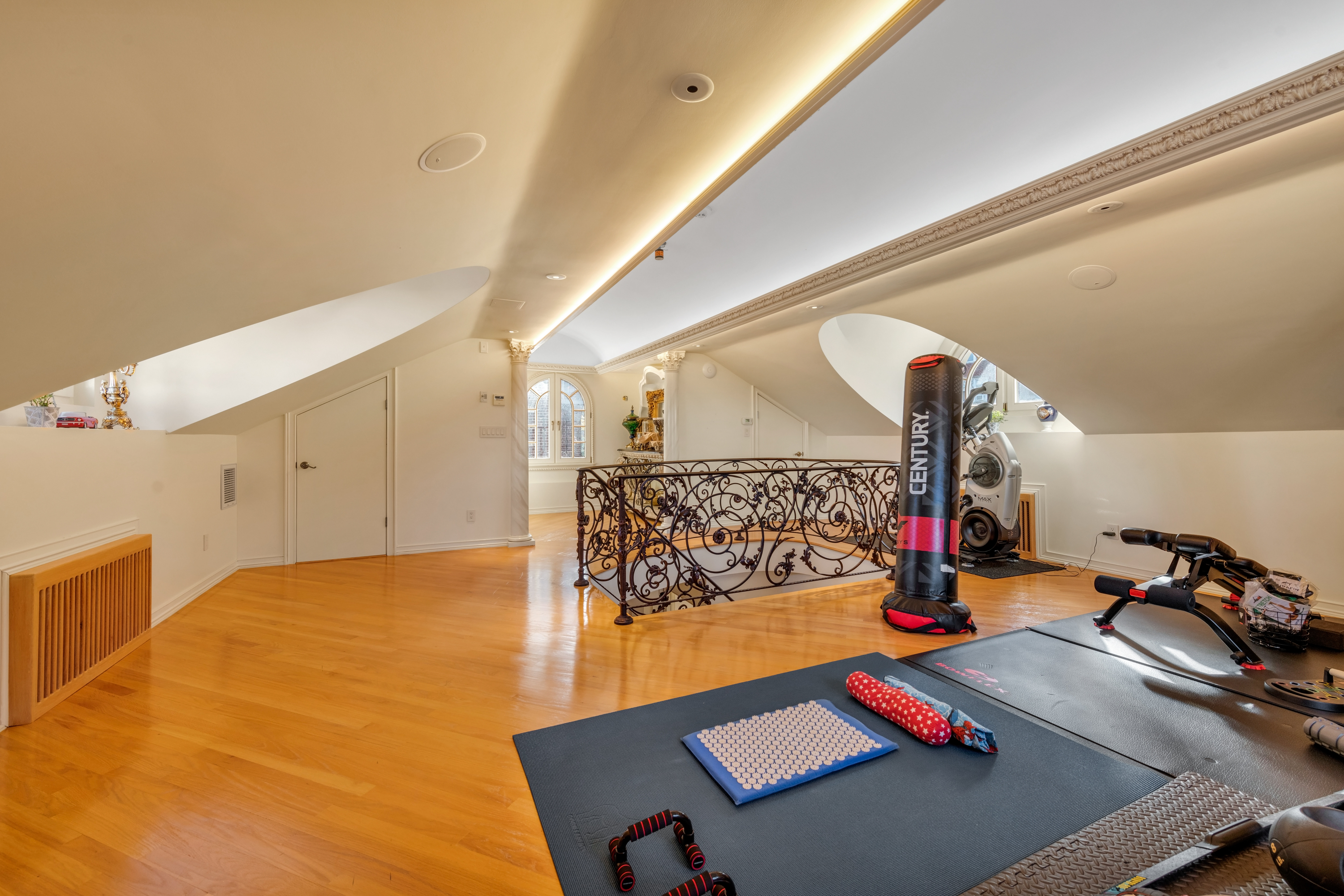  72-07 112th Street, Forest Hills, NY 11375 - 物件實景