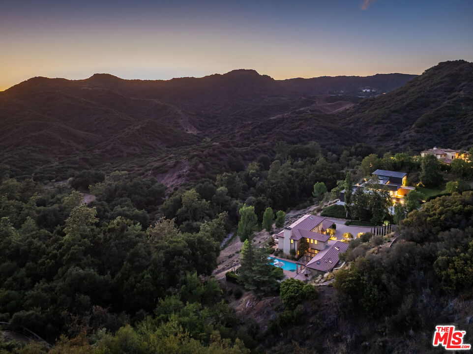 Calabasas, California, 91302, United States, 5 Bedrooms Bedrooms, ,4 BathroomsBathrooms,Residential,For Sale,1926275