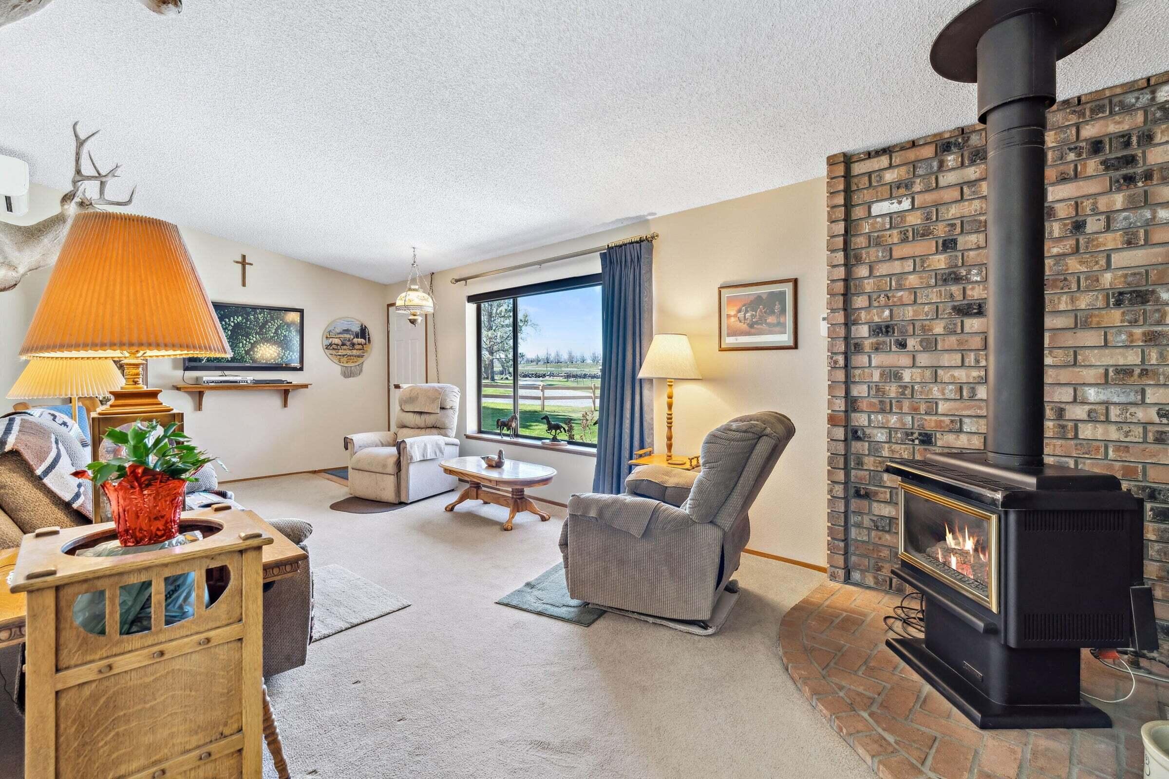 Powell Butte, Oregon, 97753, United States, 3 Bedrooms Bedrooms, ,1 BathroomBathrooms,Residential,For Sale,1770656