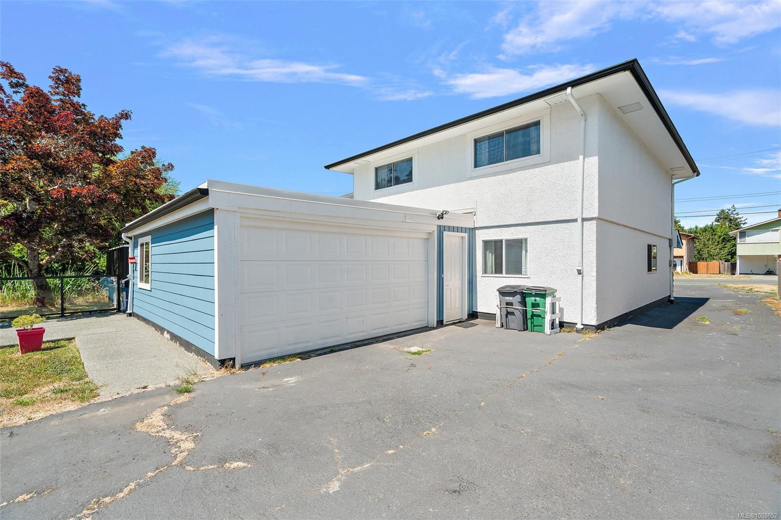 SAANICH, British Columbia, V8N 2E2, CA, 4 Bedrooms Bedrooms, ,Residential,For Sale,1949175