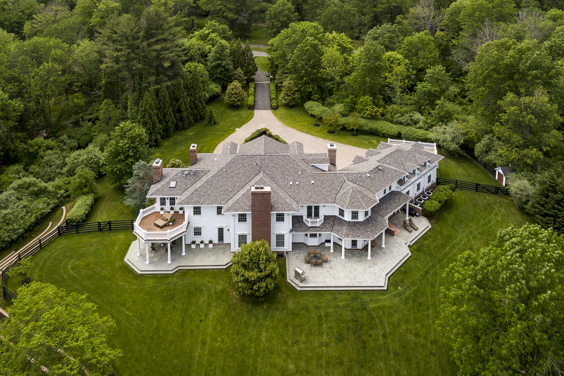  Impeccable Style Reigns Supreme In This Spectacular Home - 物件實景