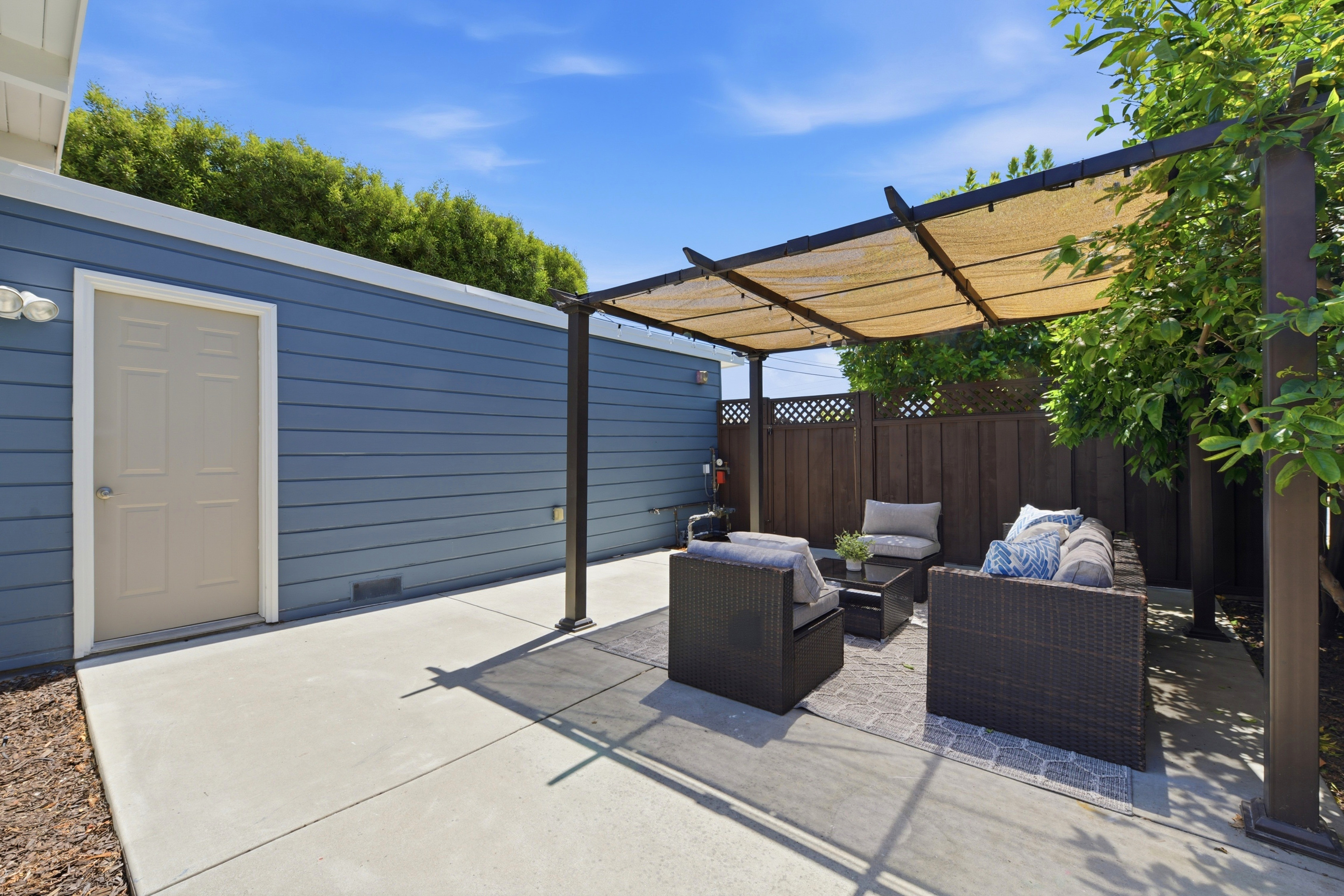  Beautifully Updated Home for an Indoor/Outdoor Lifestyle - 物件實景