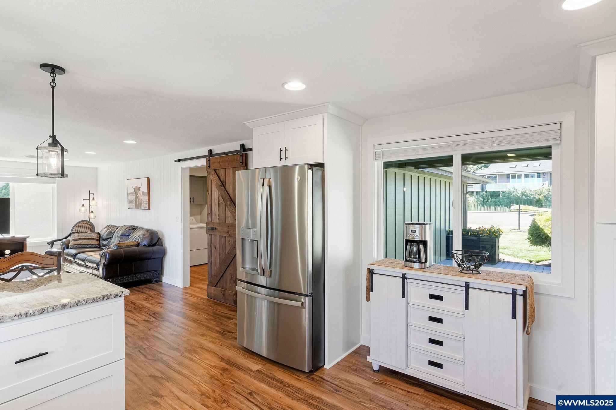 Salem, Oregon, 97304, United States, 3 Bedrooms Bedrooms, ,3 BathroomsBathrooms,Residential,For Sale,1967587