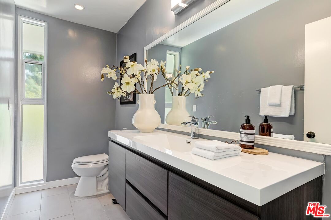2275 Betty Ln, Beverly Hills, California, 90210, United States, 3 Bedrooms Bedrooms, ,3 BathroomsBathrooms,Residential,For Sale,2275 Betty Ln,1498020