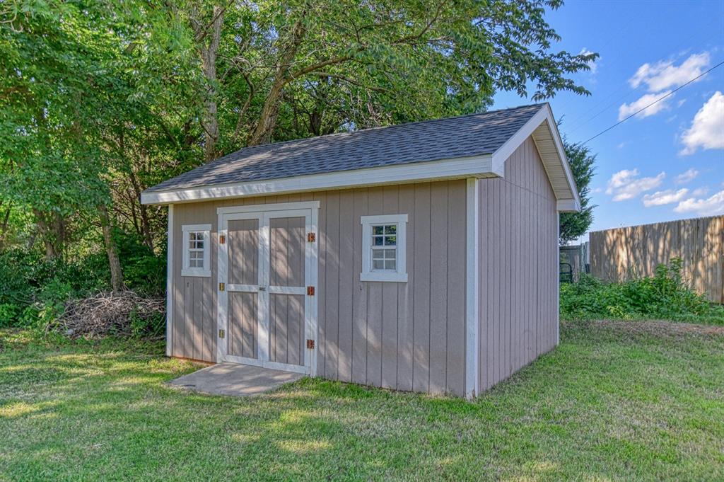 Noble, Oklahoma, 73068, United States, 6 Bedrooms Bedrooms, ,4 BathroomsBathrooms,Residential,For Sale,1978197