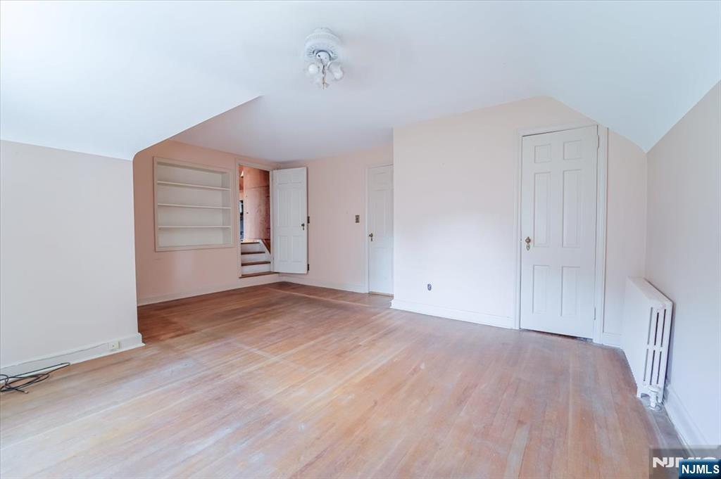 Wyckoff, New Jersey, 07481, United States, 5 Bedrooms Bedrooms, ,3 BathroomsBathrooms,Residential,For Sale,1920026