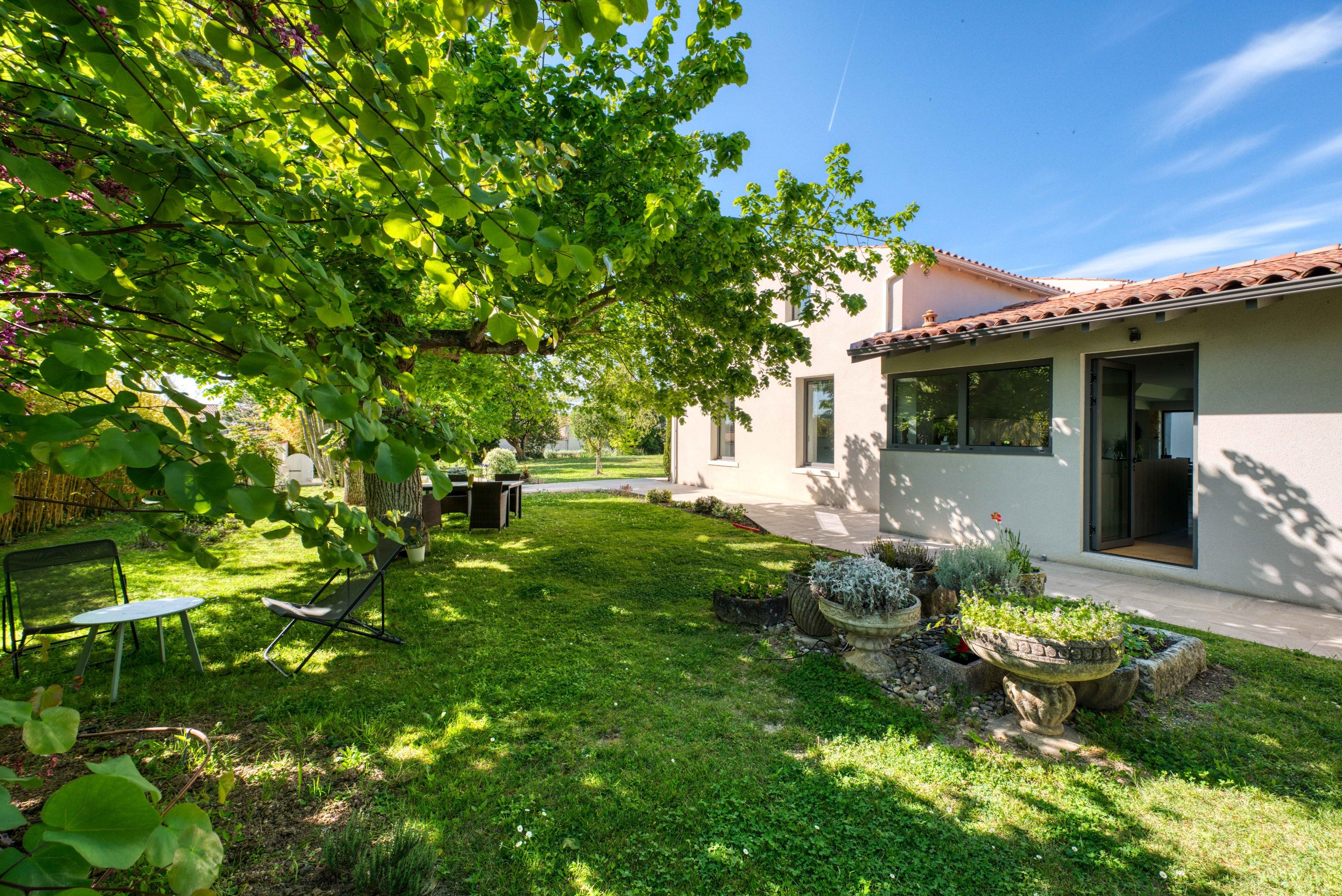  A Unique Opportunity on the Market – High-End Features, Swimming Pool & Prime S… - 物件實景