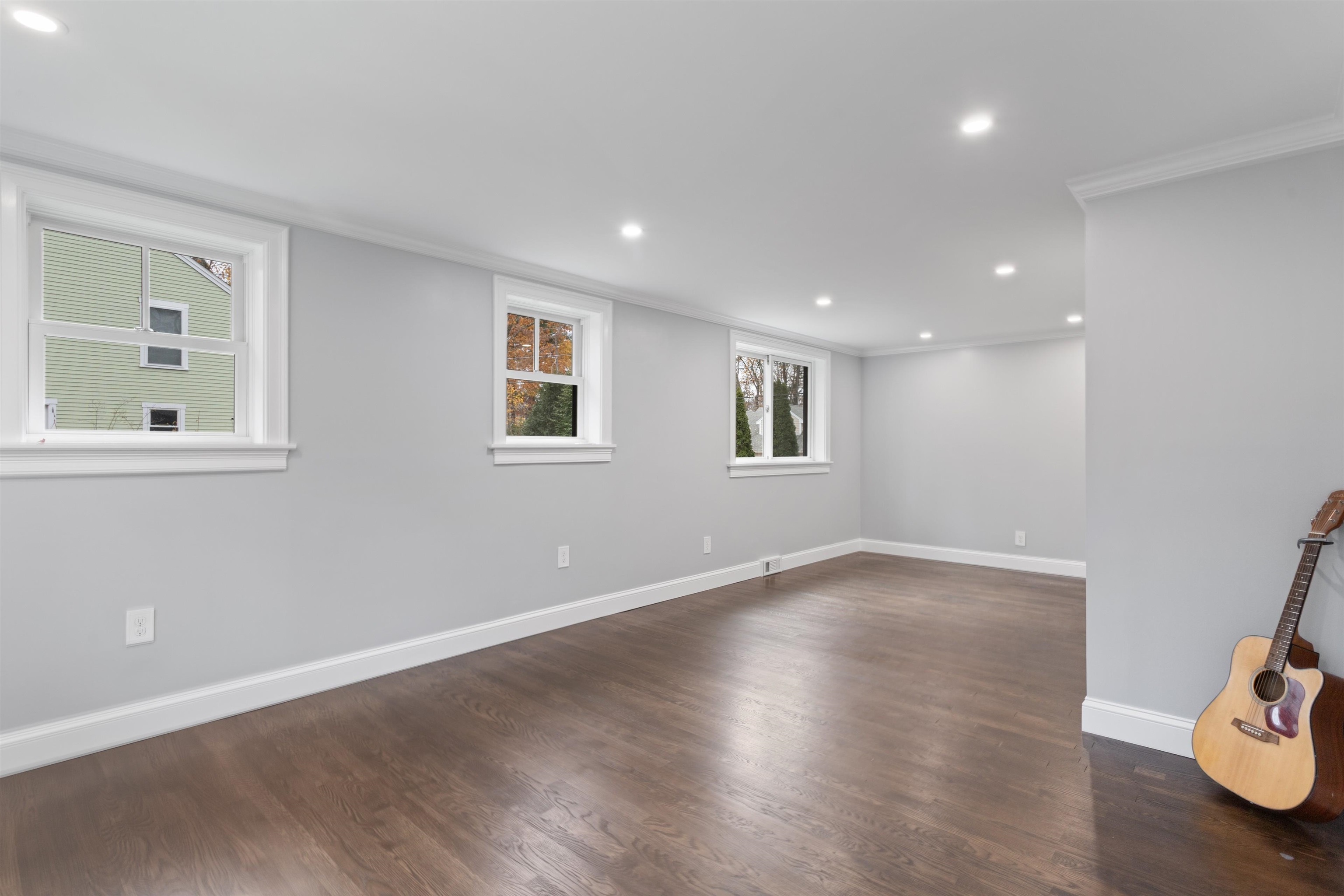 Portsmouth, New Hampshire, 03801, United States, 3 Bedrooms Bedrooms, ,1 BathroomBathrooms,Residential,For Sale,1991010