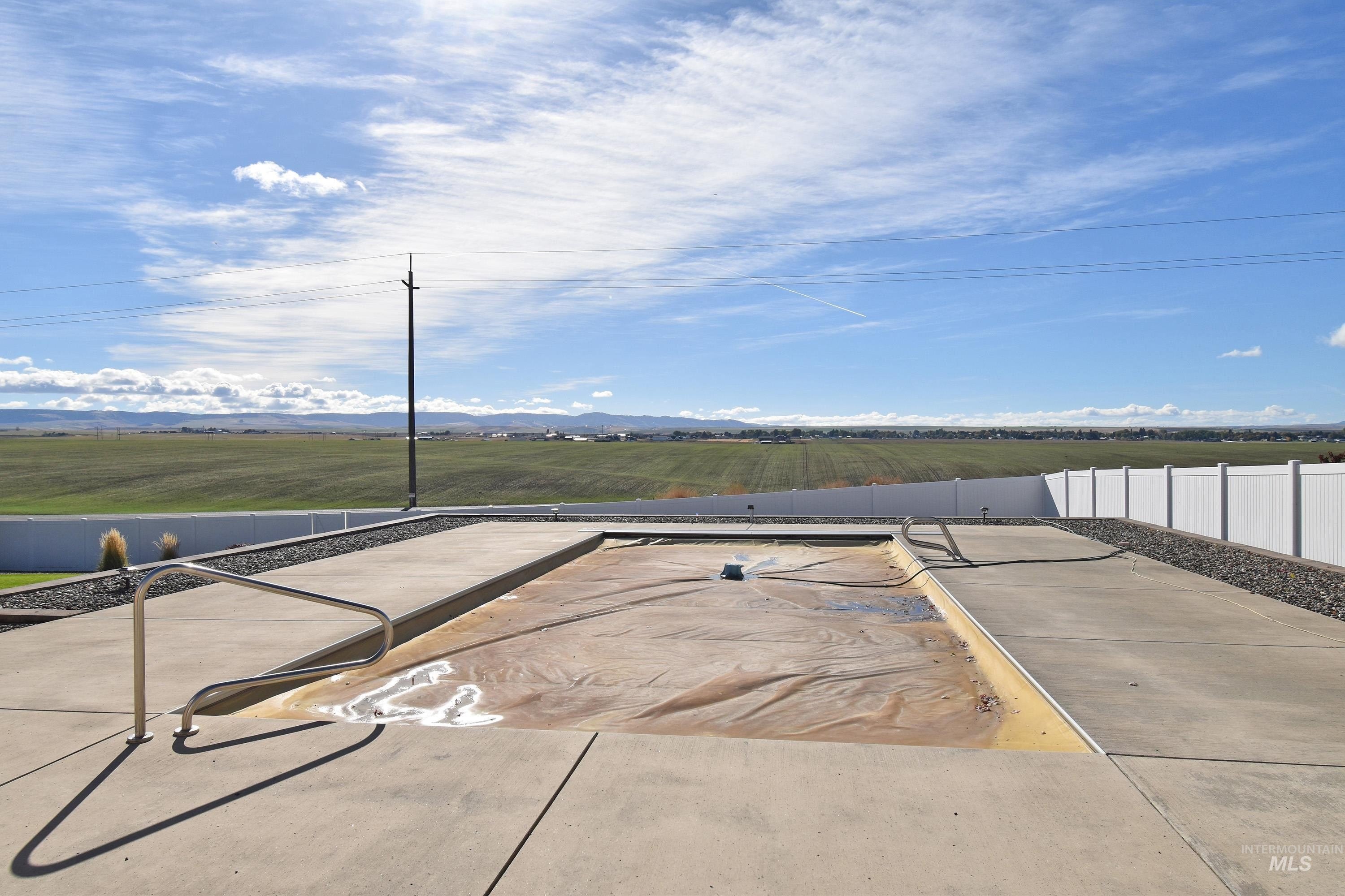 Lewiston, Idaho, 83501, United States, 4 Bedrooms Bedrooms, ,3 BathroomsBathrooms,Residential,For Sale,1986093