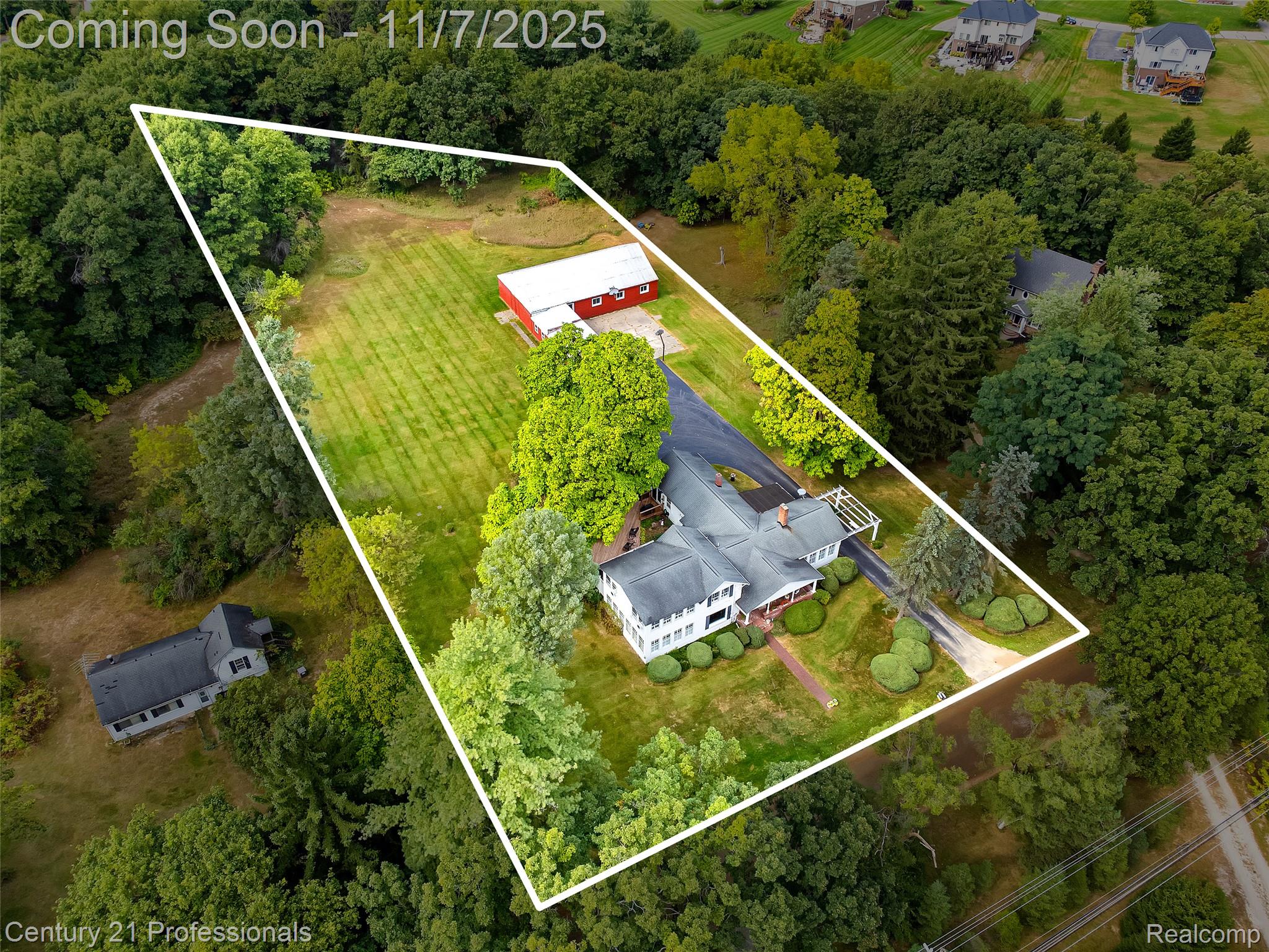 Clarkston, Michigan, 48348, United States, 4 Bedrooms Bedrooms, ,2 BathroomsBathrooms,Residential,For Sale,1987111