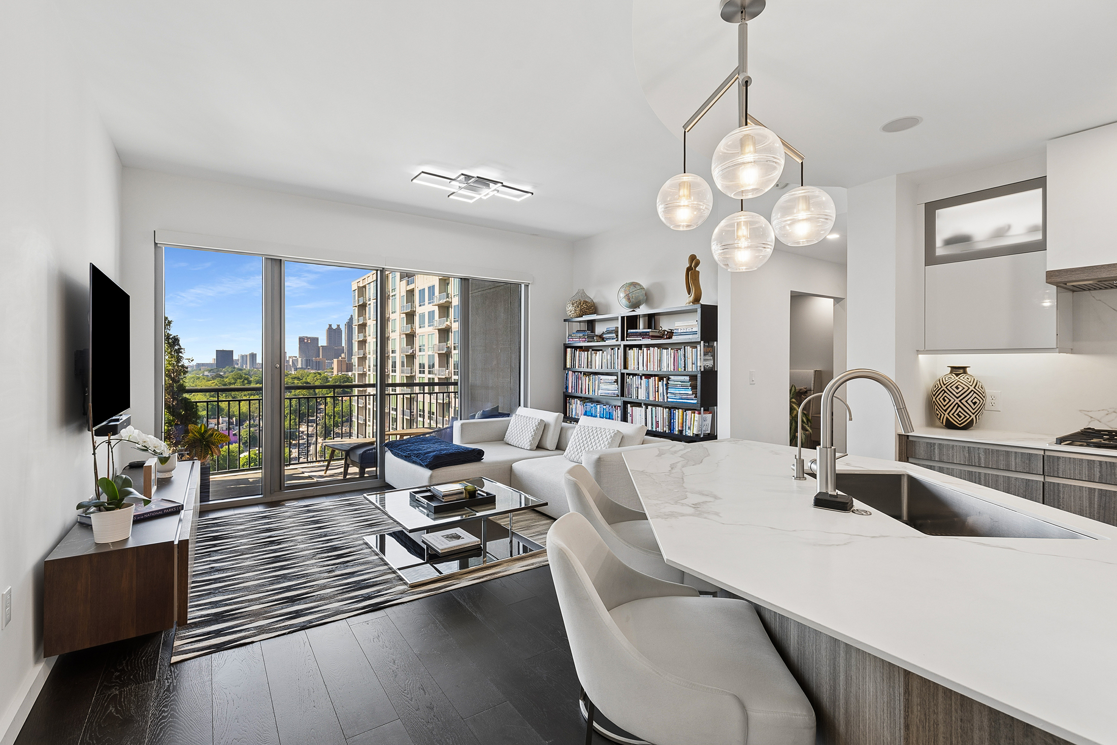  Exceptional One Bedroom Residence at Luxe - 物件實景