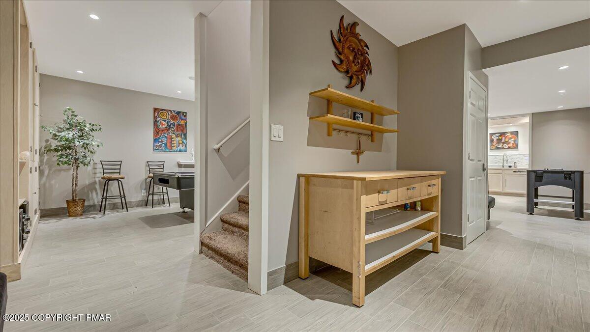 East Stroudsburg, Pennsylvania, 18302, United States, 5 Bedrooms Bedrooms, ,4 BathroomsBathrooms,Residential,For Sale,1980579