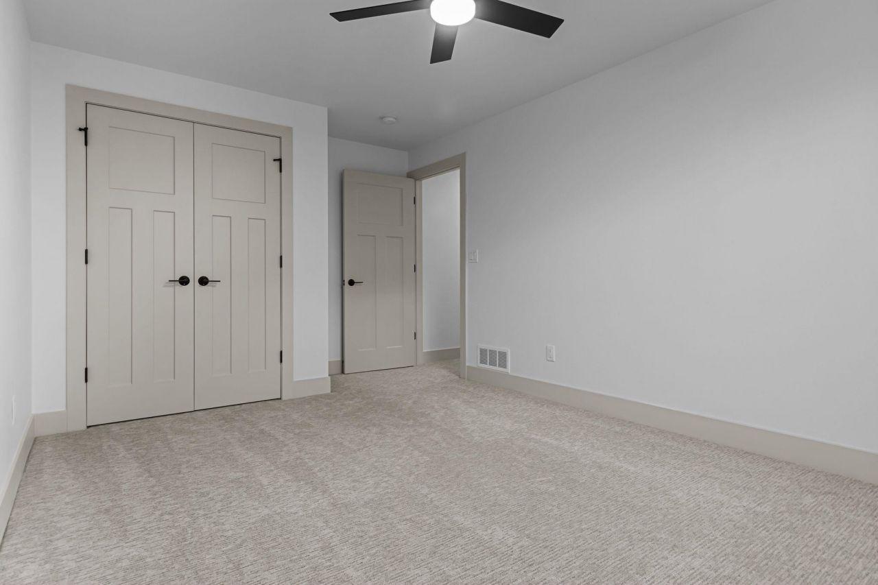 MENASHA, Wisconsin, 54952, United States, 5 Bedrooms Bedrooms, ,3 BathroomsBathrooms,Residential,For Sale,1793690