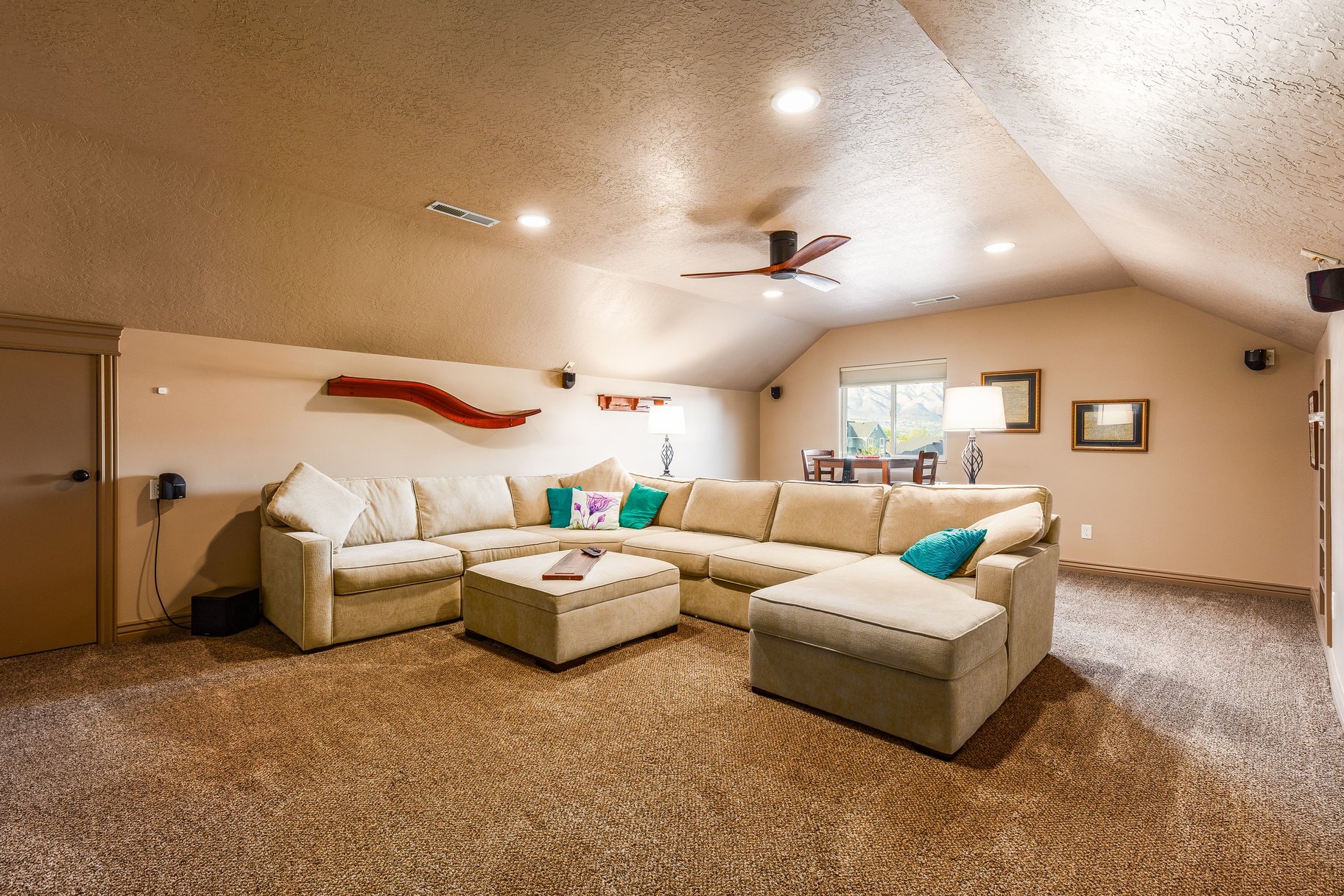  Luxury Custom Rambler on .86 Acre Park Like Setting and Extensive Mountain Views - 物件實景