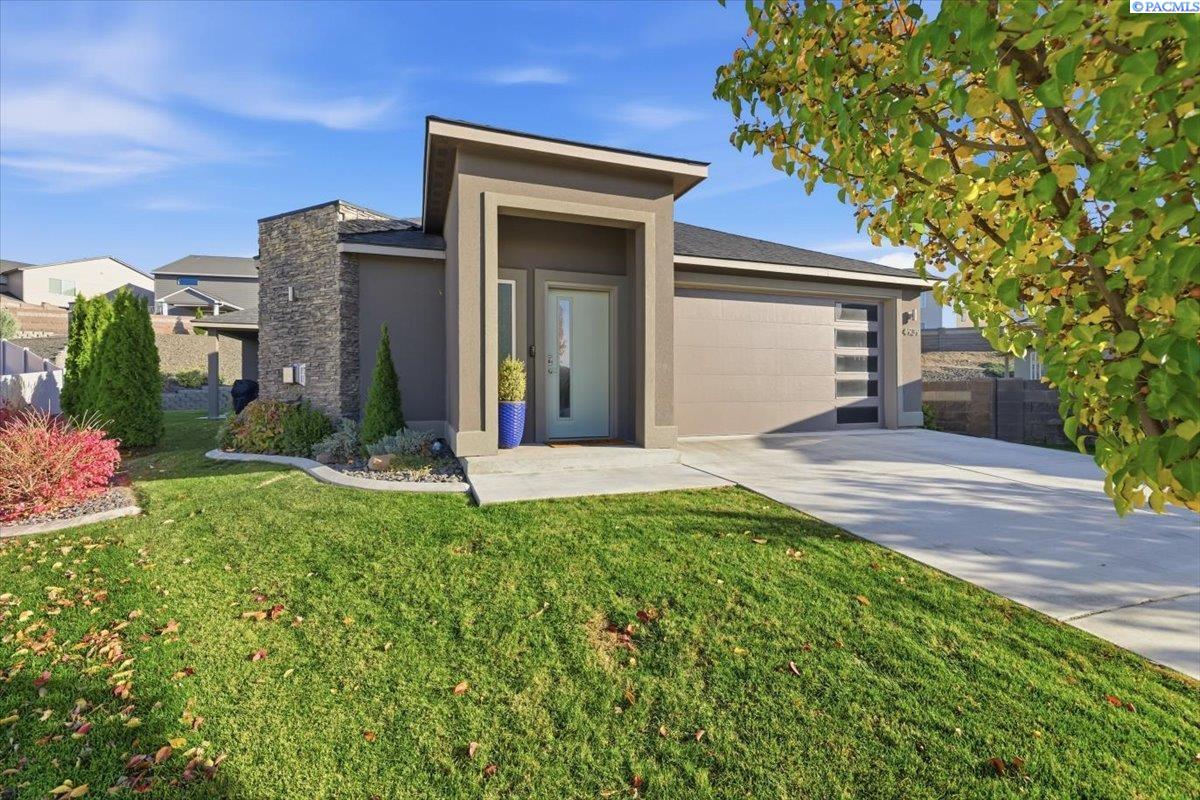 Richland, Washington, 99352, United States, 3 Bedrooms Bedrooms, ,2 BathroomsBathrooms,Residential,For Sale,1991630