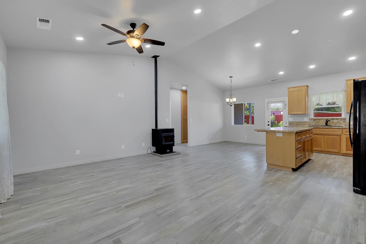 Oregon House, California, 95962, United States, 3 Bedrooms Bedrooms, ,2 BathroomsBathrooms,Residential,For Sale,1930736