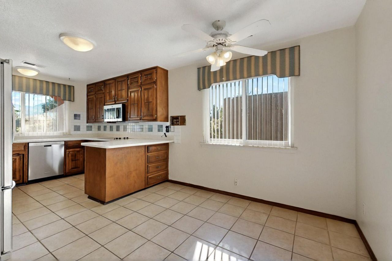 Albuquerque, New Mexico, 87123, United States, 4 Bedrooms Bedrooms, ,4 BathroomsBathrooms,Residential,For Sale,1876196