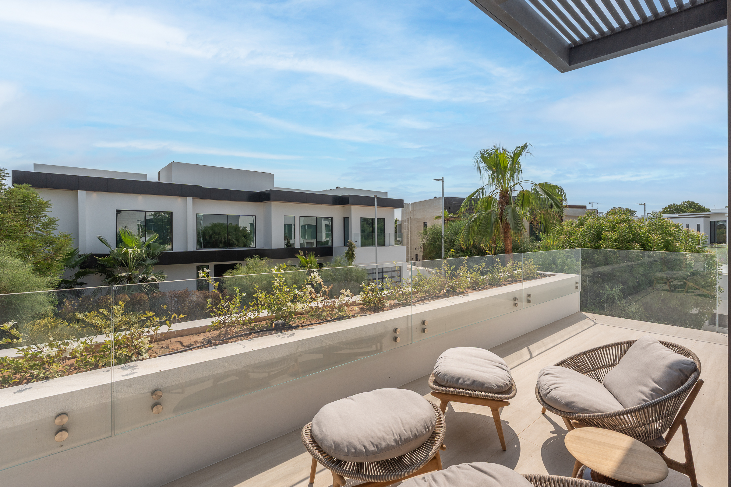  Outstanding Ready-to-Move Villa in Al Barari - 物件實景