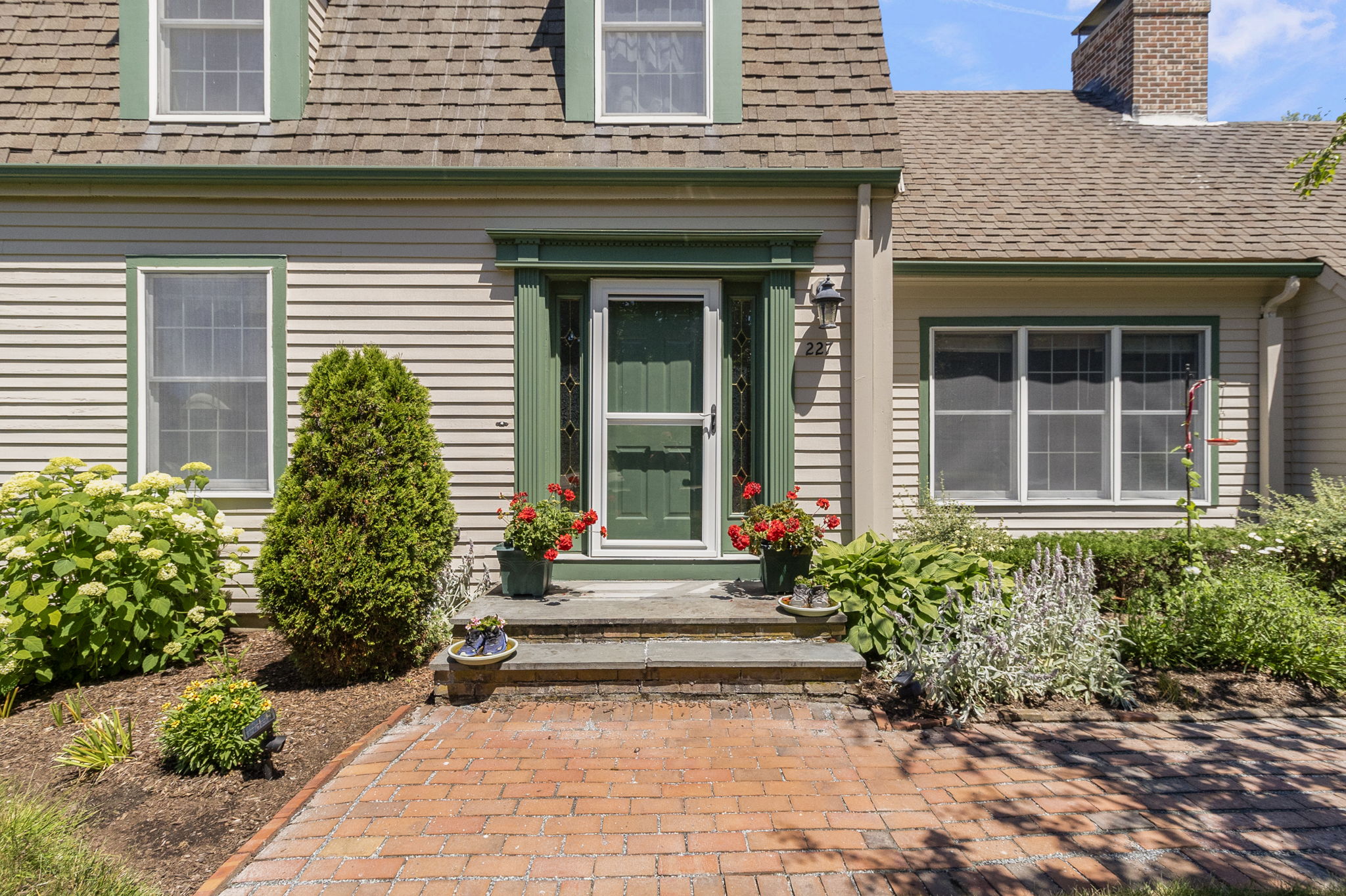  227 Prospect Avenue, Middletown, RI 02842 - 物件實景