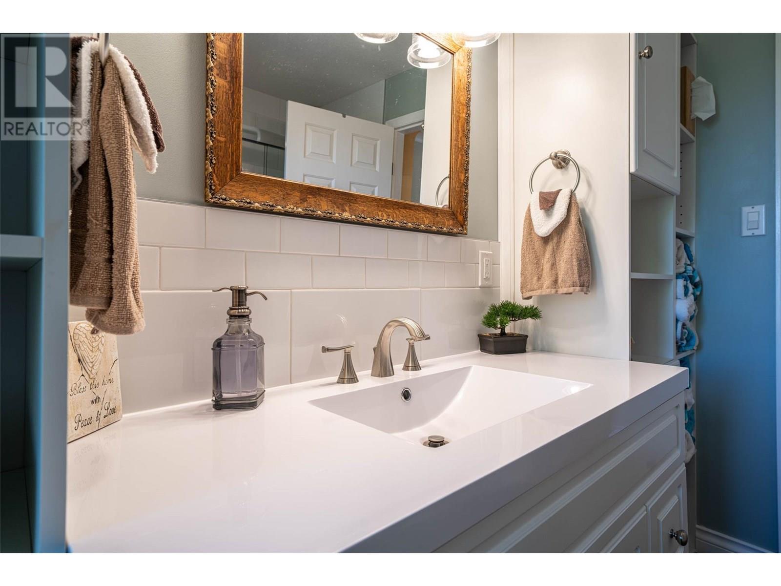 VERNON, British Columbia, V1H 1X1, CA, 4 Bedrooms Bedrooms, ,3 BathroomsBathrooms,Residential,For Sale,1948801