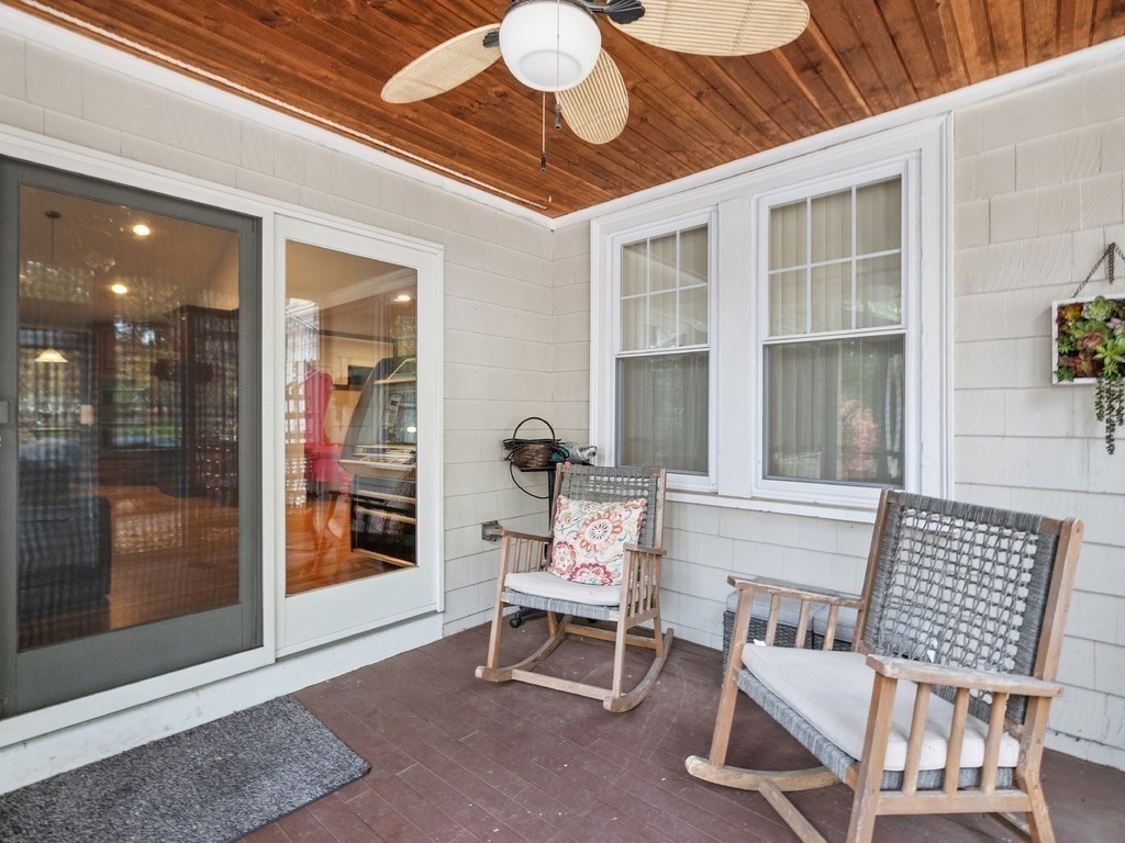 Waltham, Massachusetts, 02451, United States, 4 Bedrooms Bedrooms, ,4 BathroomsBathrooms,Residential,For Sale,1996187