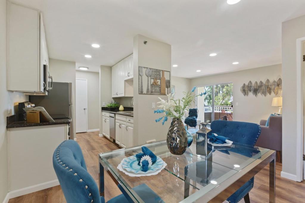 Hayward, California, 94544, United States, 2 Bedrooms Bedrooms, ,2 BathroomsBathrooms,Residential,For Sale,1983988