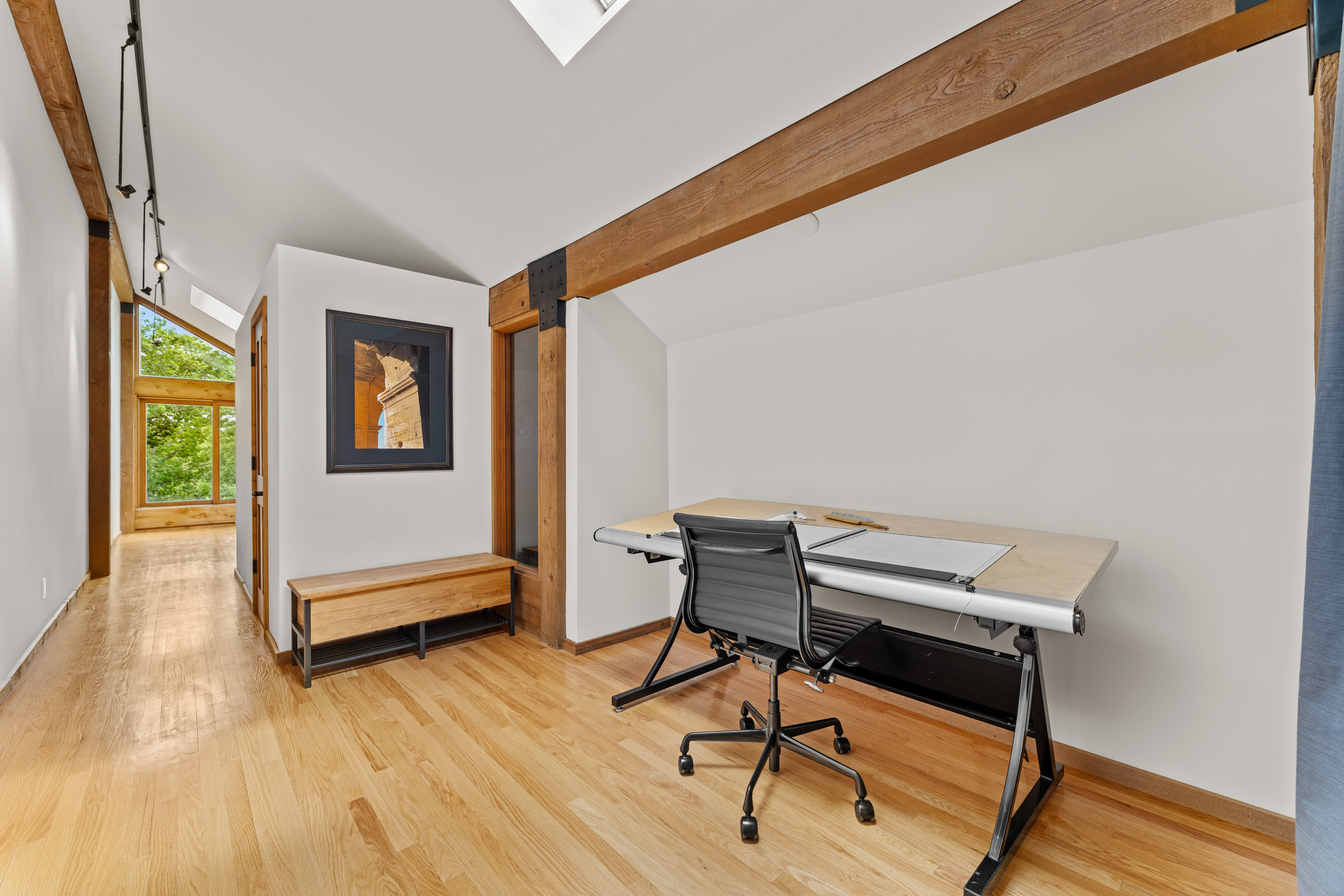  Striking Custom Home Set on 3.49 Private Acres in Wildwood - 物件實景
