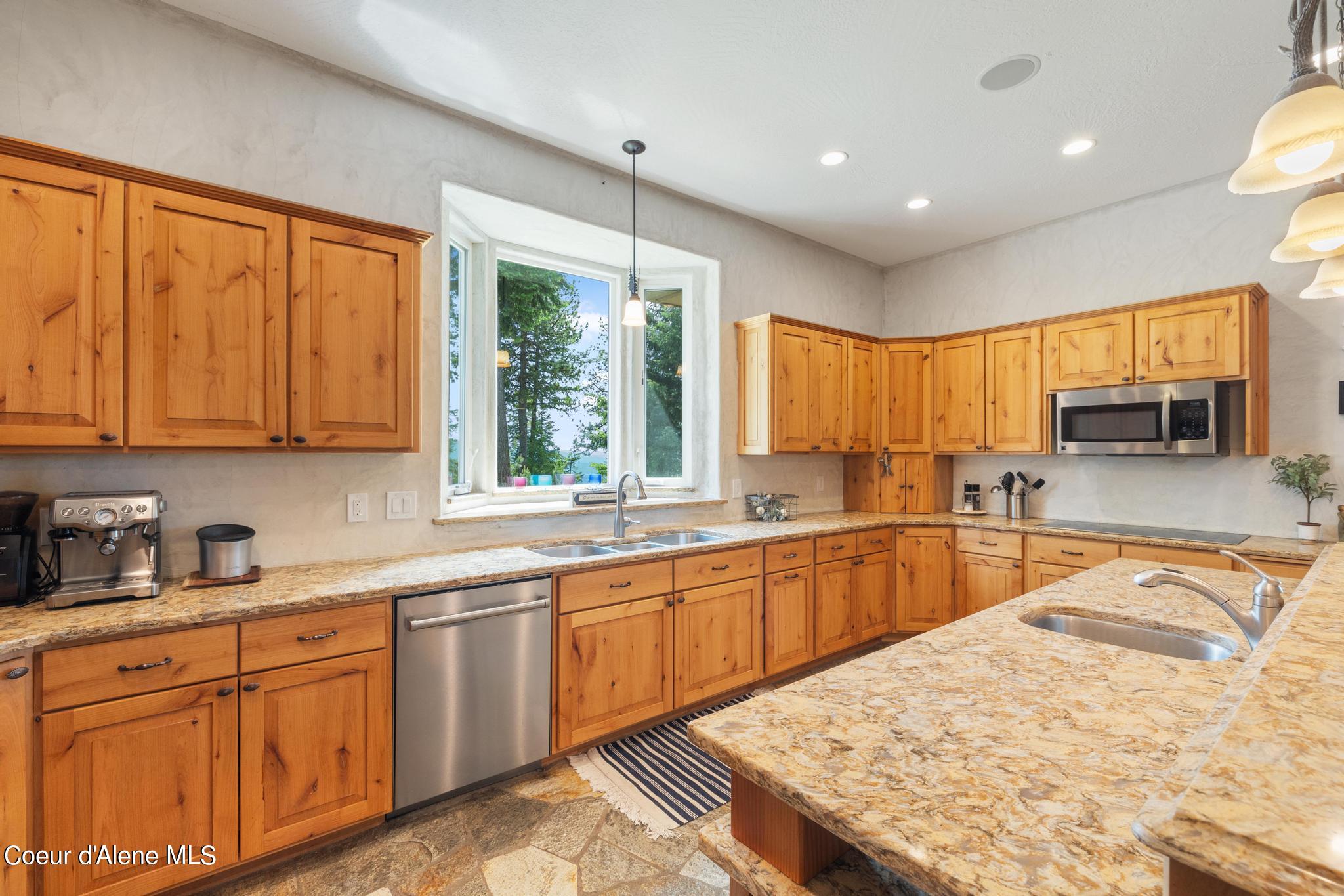 Coeur D'alene, Idaho, 83814, United States, 4 Bedrooms Bedrooms, ,3 BathroomsBathrooms,Residential,For Sale,1795061