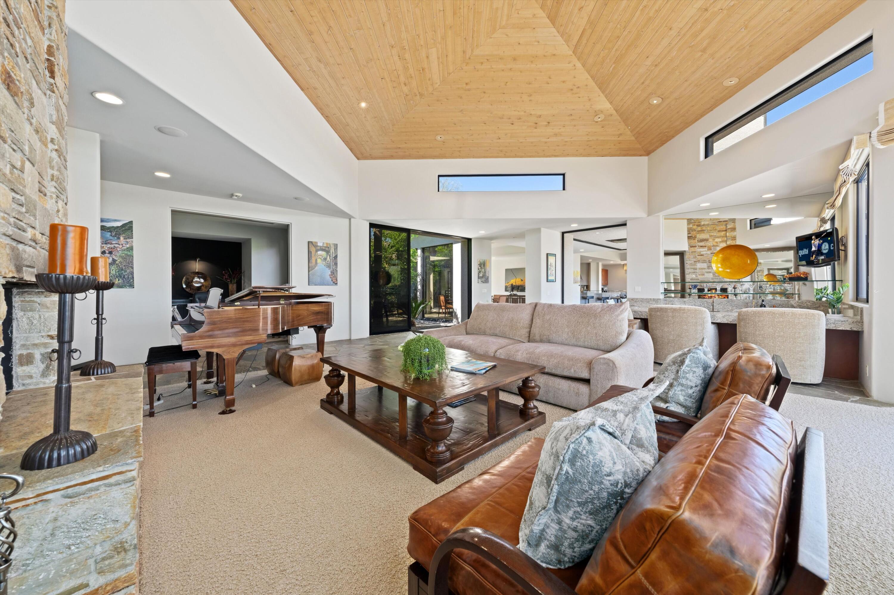 Palm Desert, California, 92260, United States, 4 Bedrooms Bedrooms, ,6 BathroomsBathrooms,Residential,For Sale,2002034