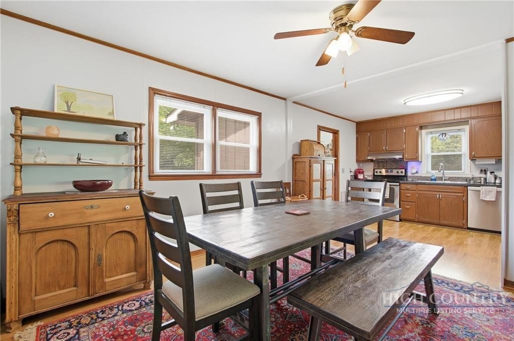 Spruce Pine, North Carolina, 28777, United States, 4 Bedrooms Bedrooms, ,2 BathroomsBathrooms,Residential,For Sale,2045160