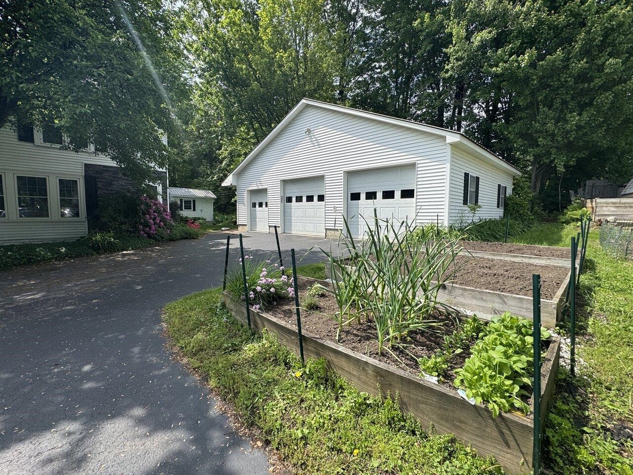 Essex Junction, Vermont, 05452, United States, 4 Bedrooms Bedrooms, ,3 BathroomsBathrooms,Residential,For Sale,1847004