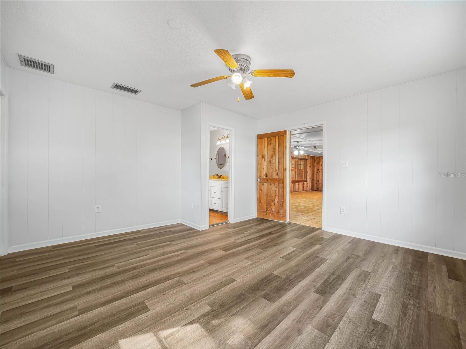 FROSTPROOF, Florida, 33843, United States, 6 Bedrooms Bedrooms, ,3 BathroomsBathrooms,Residential,For Sale,2006124