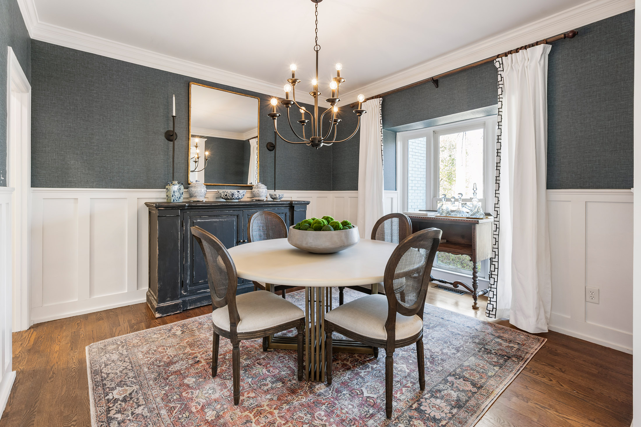  Charming Home Offers the Perfect Blend of Charm, Function, and Location - 物件實景