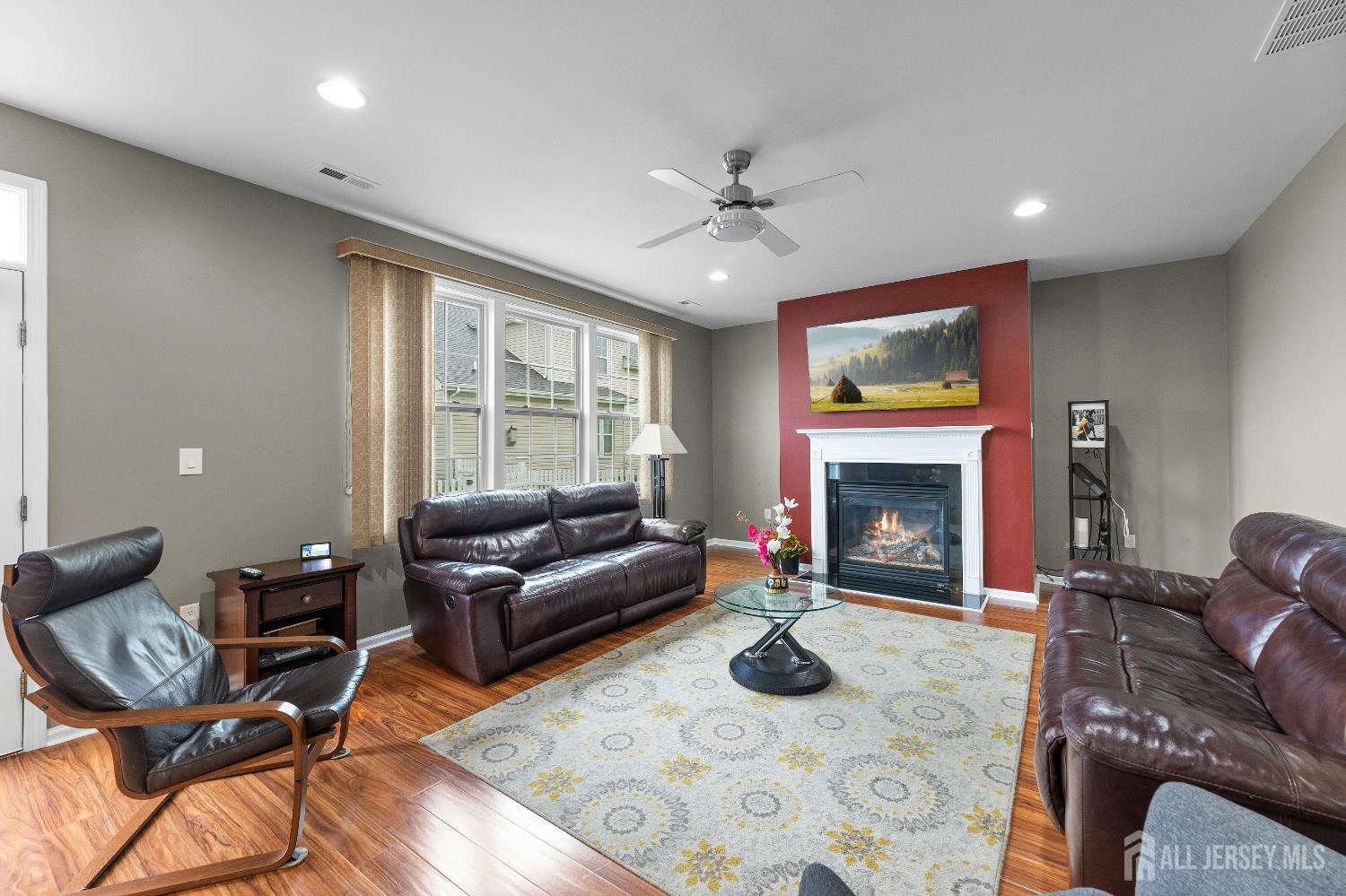 Piscataway, New Jersey, 08854, United States, 4 Bedrooms Bedrooms, ,3 BathroomsBathrooms,Residential,For Sale,1889779