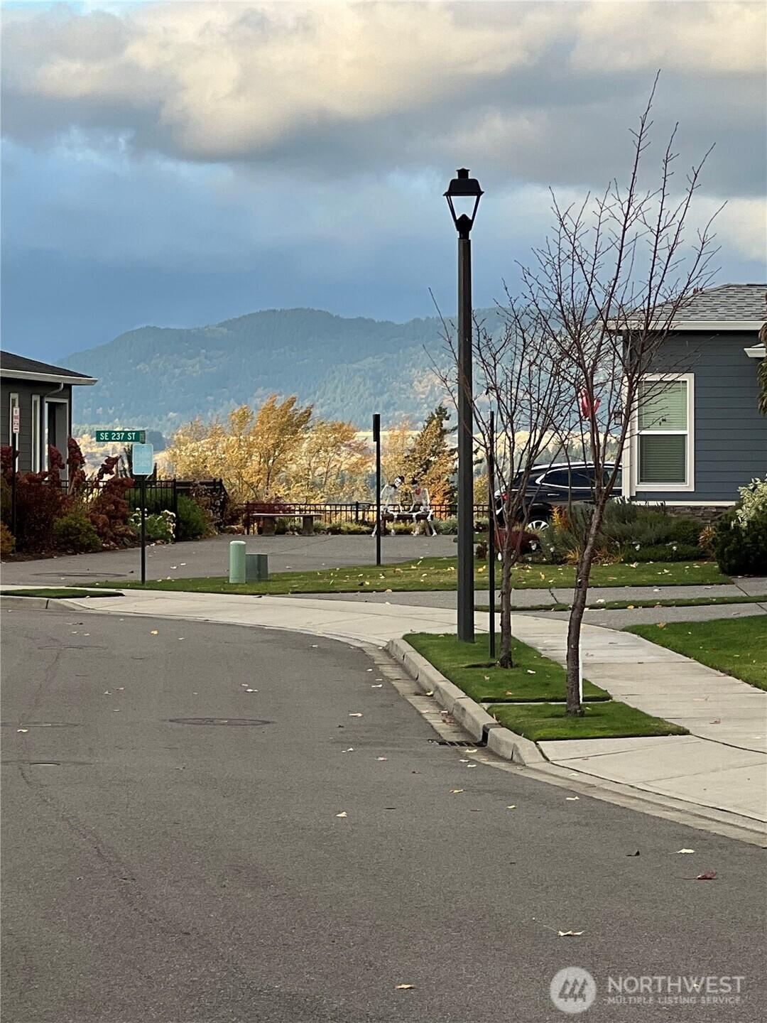 MAPLE VALLEY, Washington, 98038, United States, 2 Bedrooms Bedrooms, ,2 BathroomsBathrooms,Residential,For Sale,1989729