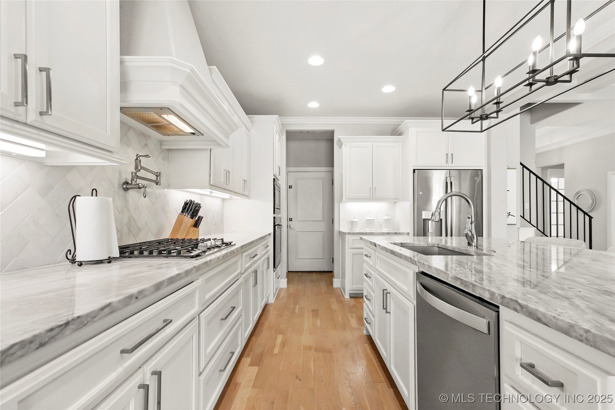 Bixby, Oklahoma, 74008, United States, 5 Bedrooms Bedrooms, ,4 BathroomsBathrooms,Residential,For Sale,1817544