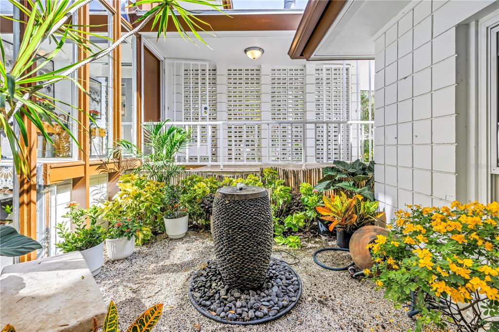 St Petersburg, Florida, 33704, United States, 4 Bedrooms Bedrooms, ,4 BathroomsBathrooms,Residential,For Sale,1991901