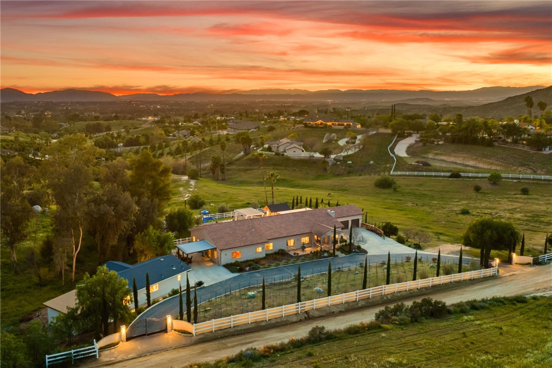 Temecula, California, 92592, United States, 5 Bedrooms Bedrooms, ,4 BathroomsBathrooms,Residential,For Sale,2021827
