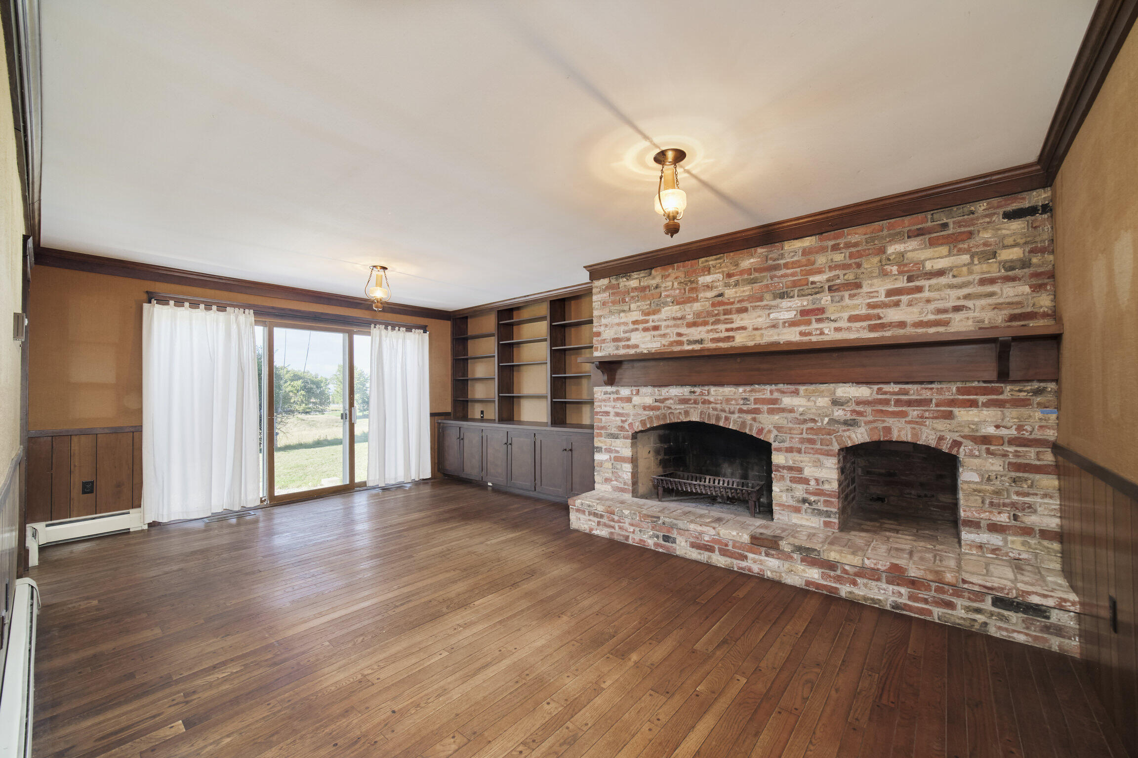 Manistee, Michigan, 49660, United States, 4 Bedrooms Bedrooms, ,3 BathroomsBathrooms,Residential,For Sale,1975705