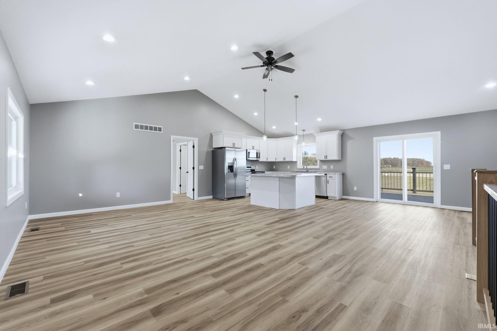 Churubusco, Indiana, 46723, United States, 3 Bedrooms Bedrooms, ,3 BathroomsBathrooms,Residential,For Sale,1987085