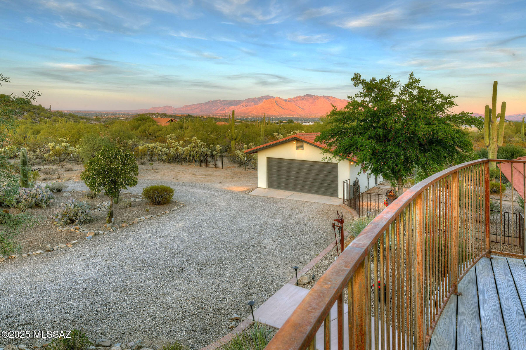 Tucson, Arizona, 85745, United States, 3 Bedrooms Bedrooms, ,3 BathroomsBathrooms,Residential,For Sale,1989628
