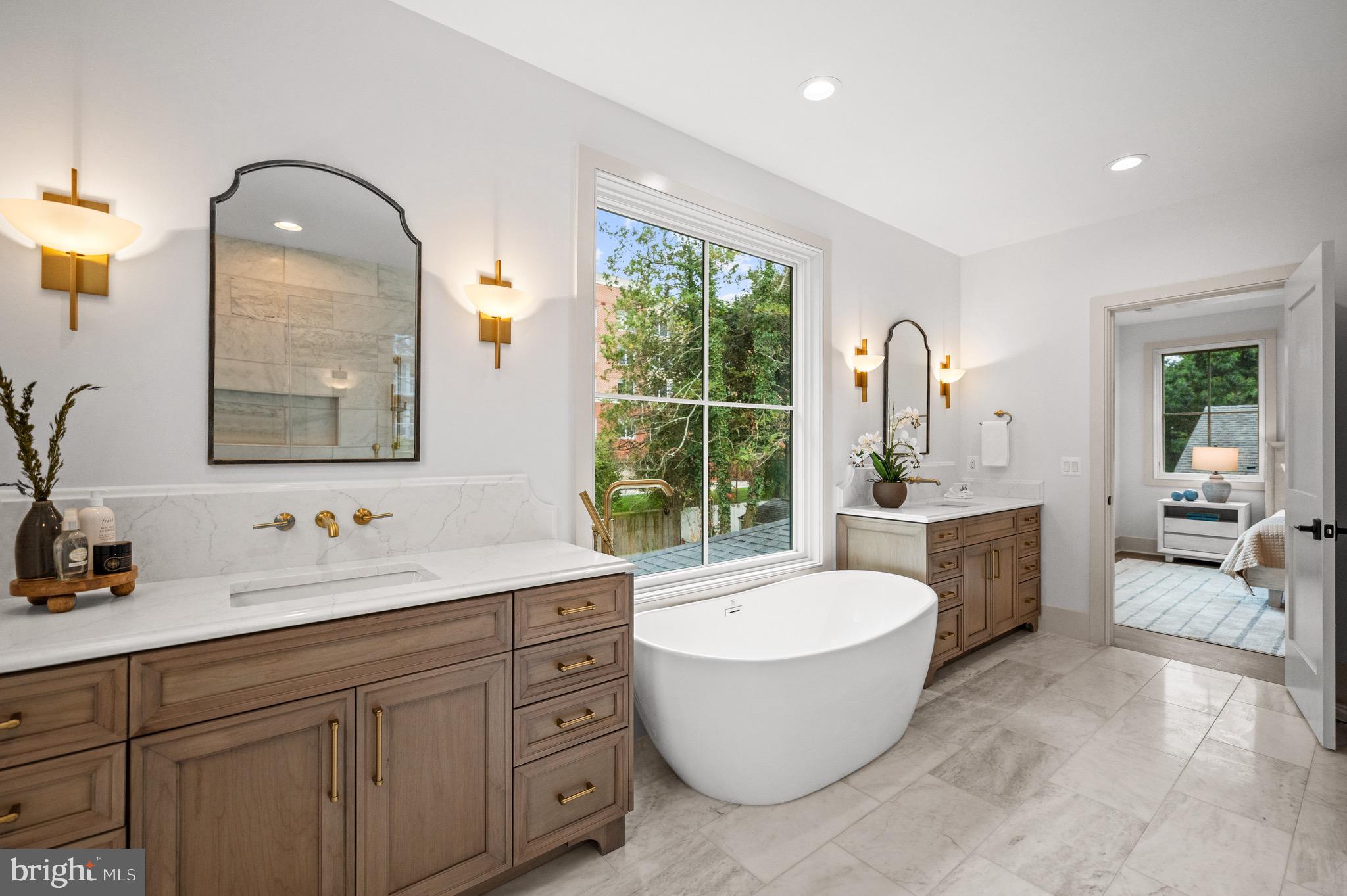 Arlington, Virginia, 22207, United States, 4 Bedrooms Bedrooms, ,5 BathroomsBathrooms,Residential,For Sale,1990203