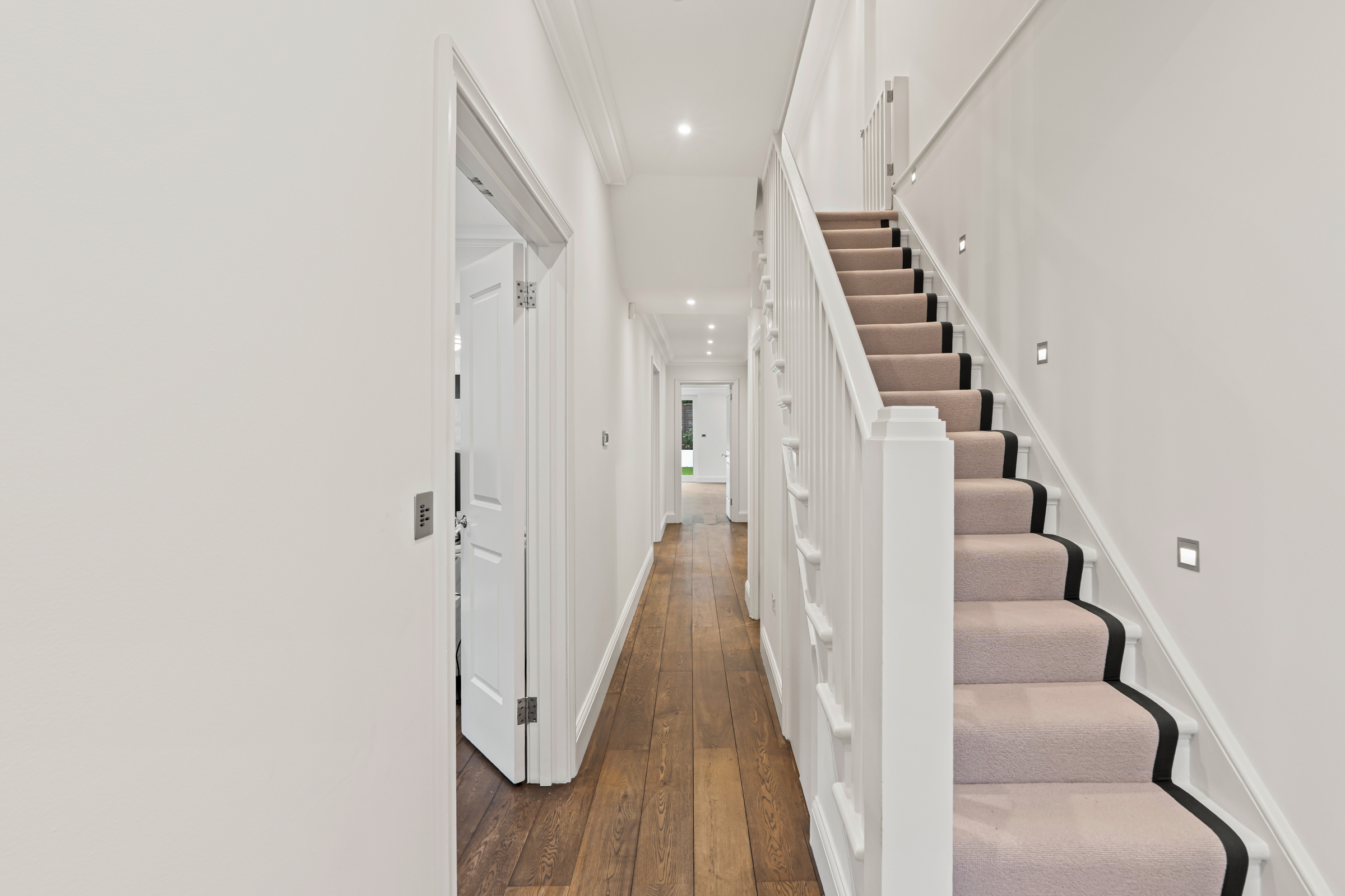  A six-bedroom Peterborough Estate house with a garden, roof terrace and garage - 物件實景