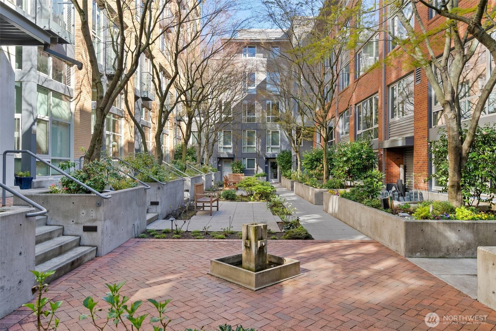 SEATTLE, Washington, 98102, United States, 1 Bedroom Bedrooms, ,2 BathroomsBathrooms,Residential,For Sale,1752958