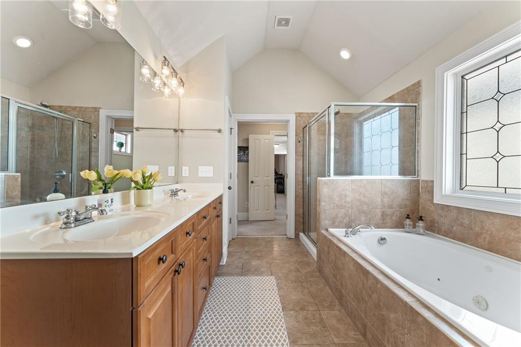 Johns Creek, Georgia, 30022, United States, 3 Bedrooms Bedrooms, ,4 BathroomsBathrooms,Residential,For Sale,2002058