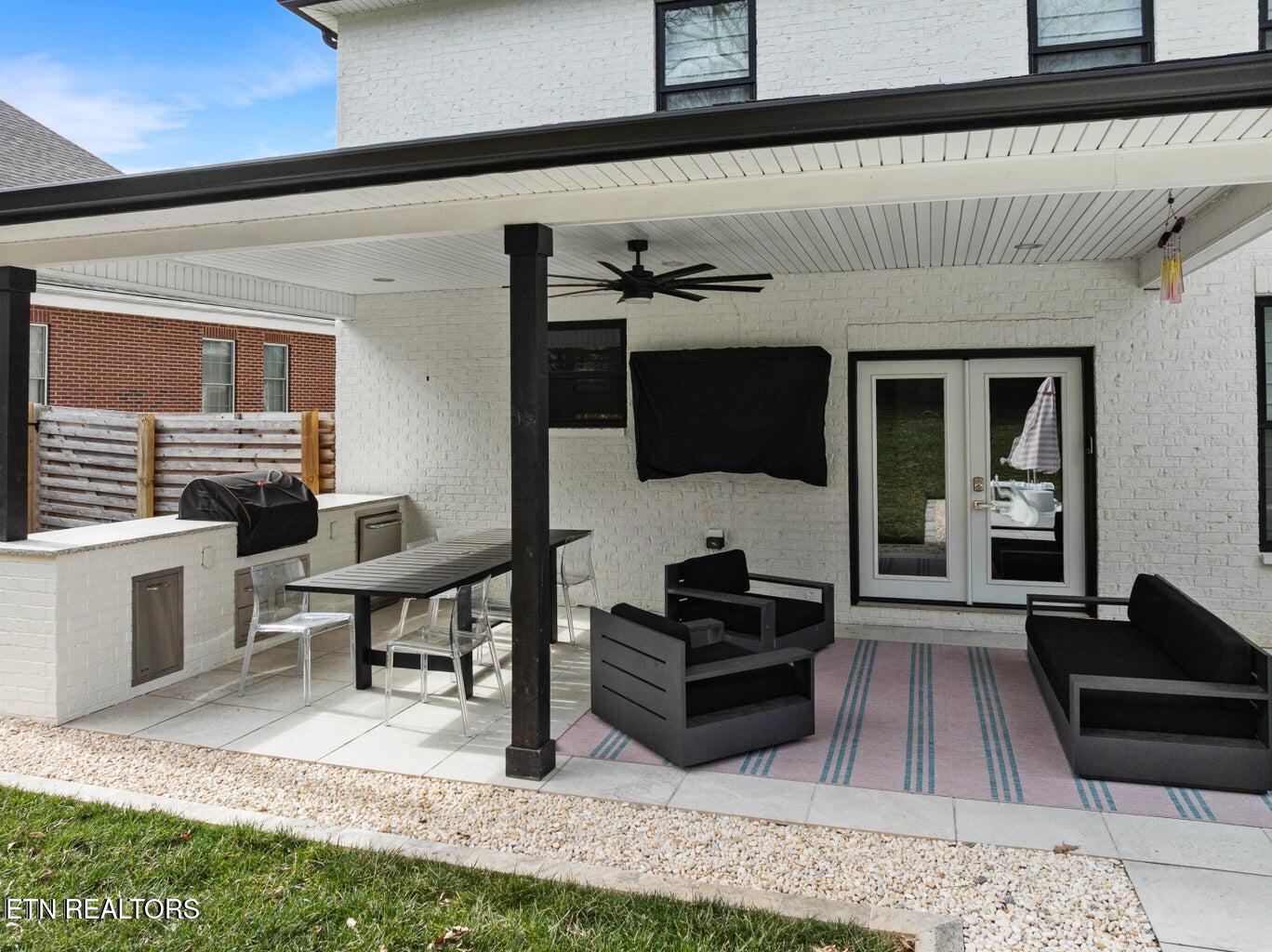 Maryville, Tennessee, 37803, United States, 4 Bedrooms Bedrooms, ,3 BathroomsBathrooms,Residential,For Sale,2003233